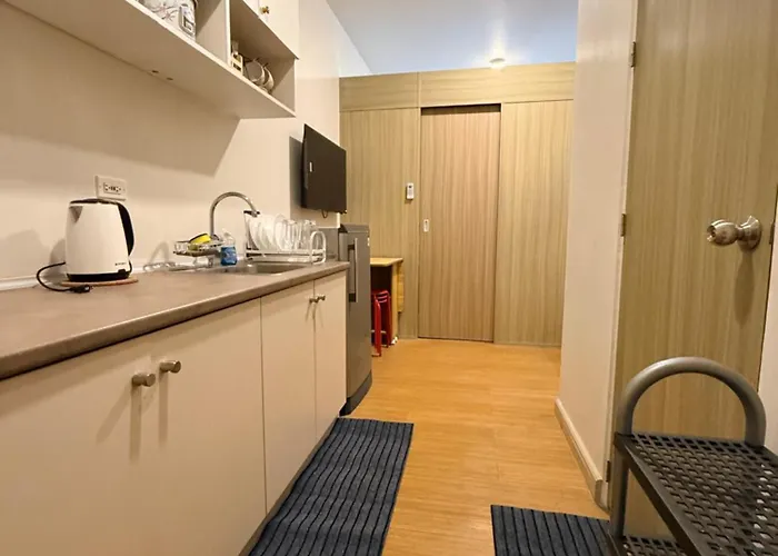 Minimalist 1 Bedroom Unit Apartahotel *